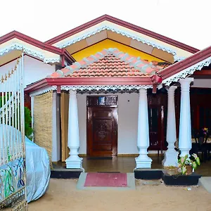 Willa Lakshmi Family, Negombo